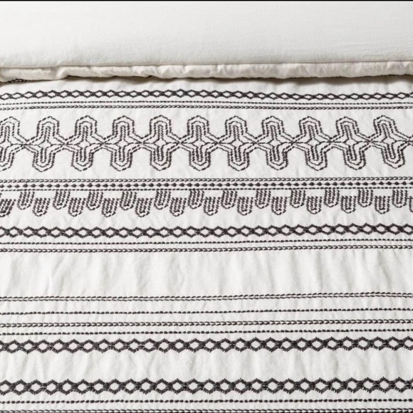 Hearth & Hand White and Gray Patterned Comforter Set King Size - Picture 3 of 8